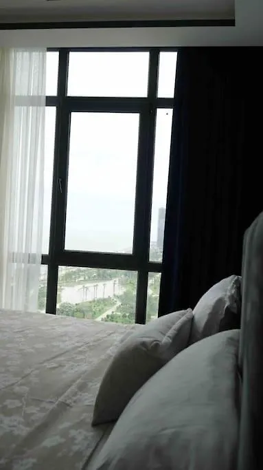New Boulevard Elegance - Luxury Apartment - 18 Floor Batumi 0*,  Georgia